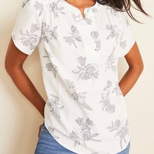 NWT Ann Taylor Floral Flutter Sleeve Popover Top